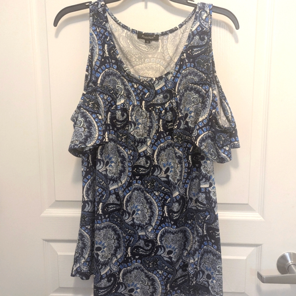 Off the shoulders soft blue patterned top